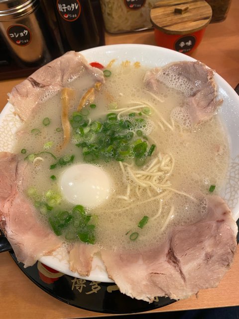 塩豚骨味玉チャーシュー麺